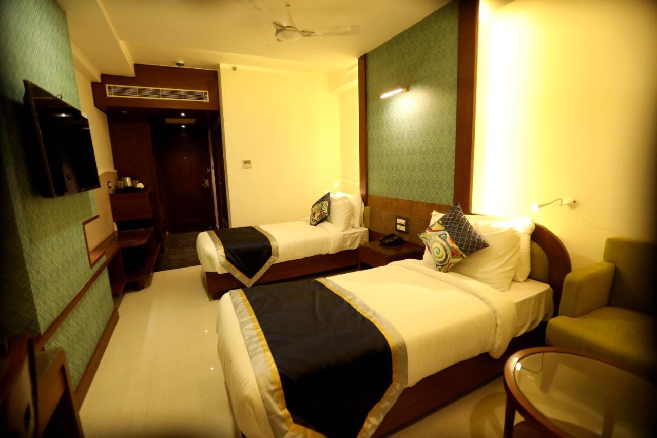 The Pinnacle Inn Sarnath Varanasi Exterior photo